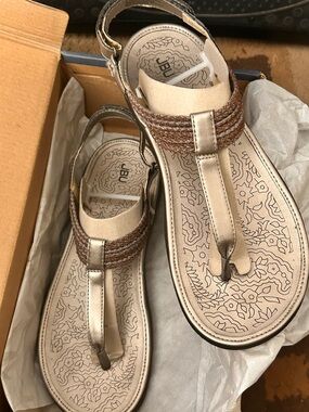 JBU Women's Jazmin Metallic Gold Braided T-Strap Sandals 9.5